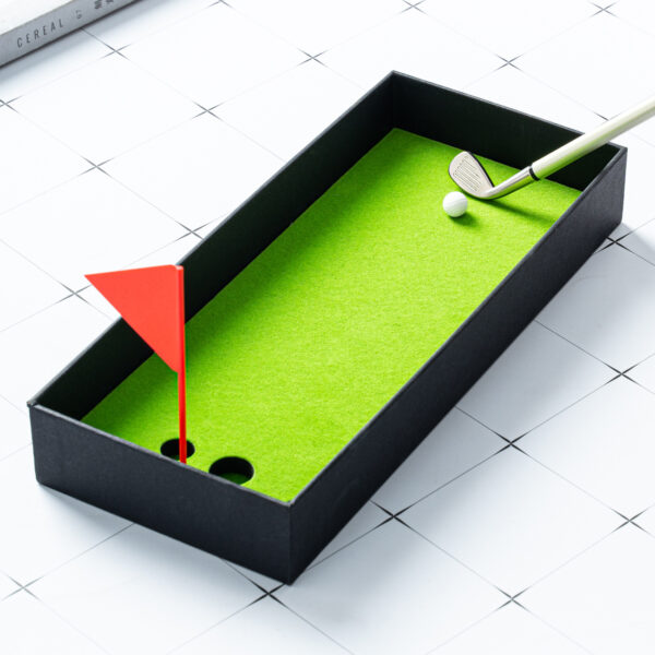 Golf Pen Set: Mini Practice Range Desk Gift - Image 2