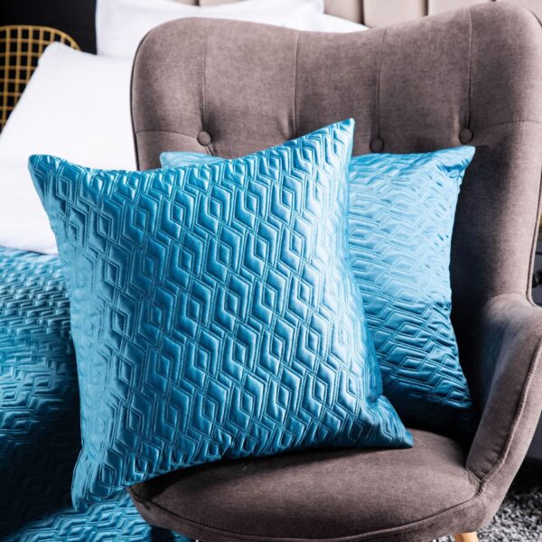 Star Hotel Bed Runner & Geometric Pillow Throw - Image 5