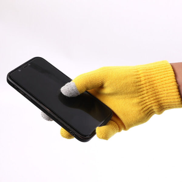 Bluetooth Winter Gloves with Built-in Speakers - Image 4