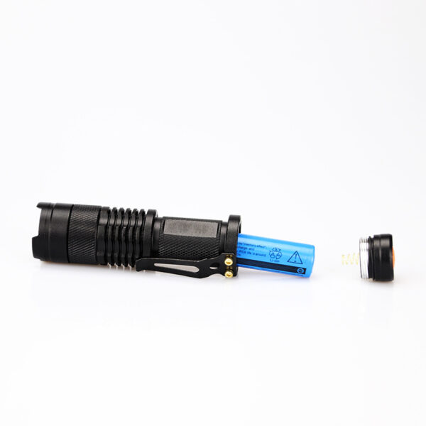 Outdoor Camping Metal Mini Telescopic Focusing Flashlight - Image 3