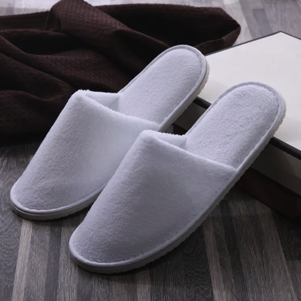 hotel linen amenities disposable white color custom logo 5 stars hotel slipper - Image 4
